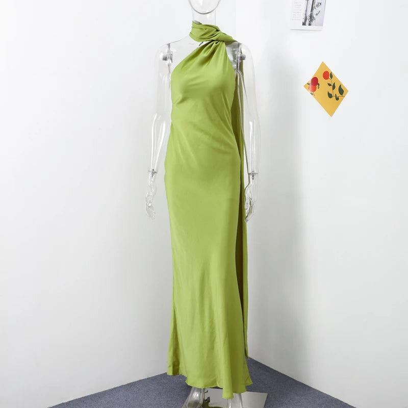 Vestido Longo Slim com Decote Assimétrico – Estilo Streetwear com Toque Sofisticado