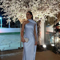 Vestido Longo Slim com Decote Assimétrico – Estilo Streetwear com Toque Sofisticado