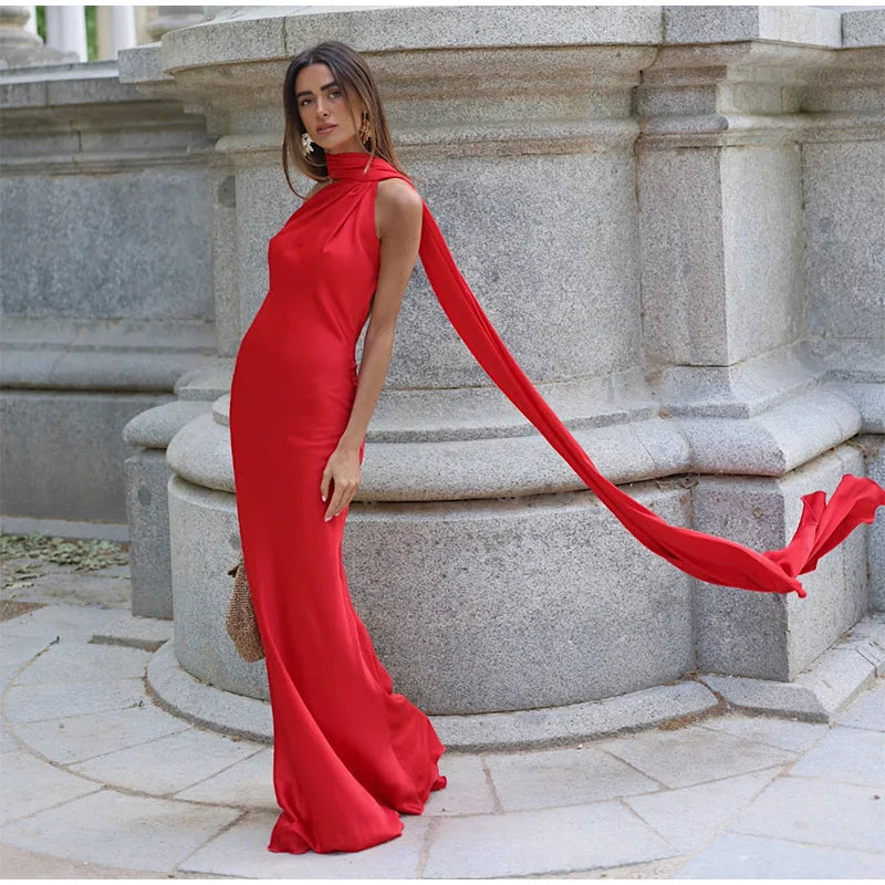 Vestido Longo Slim com Decote Assimétrico – Estilo Streetwear com Toque Sofisticado