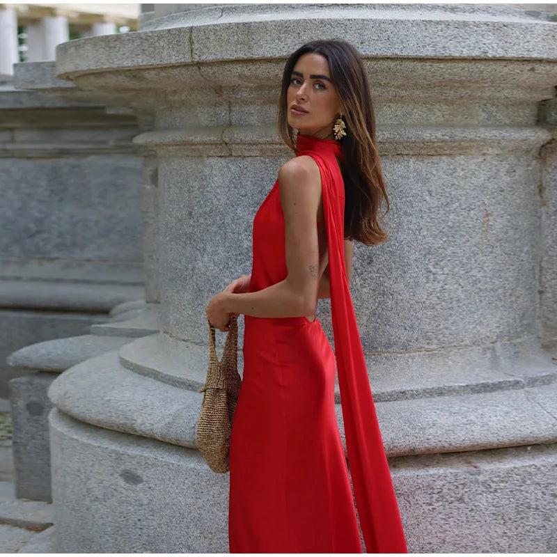 Vestido Longo Slim com Decote Assimétrico – Estilo Streetwear com Toque Sofisticado